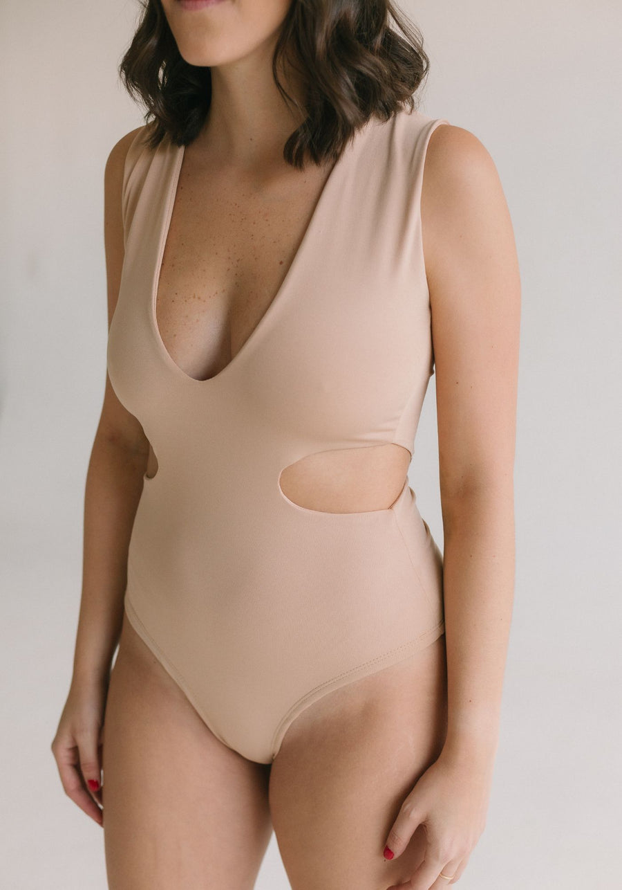 Body cut-out nude